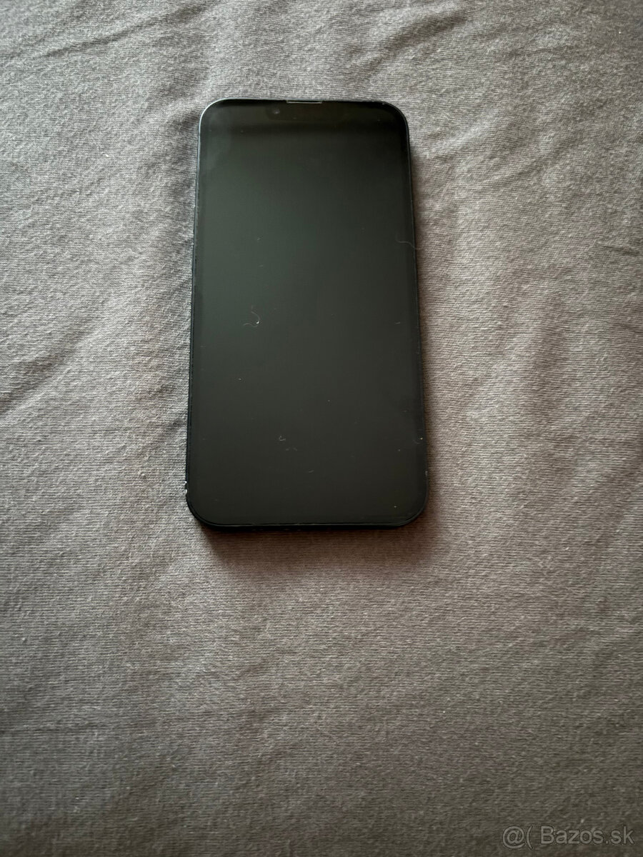 Predám iPhone 13
