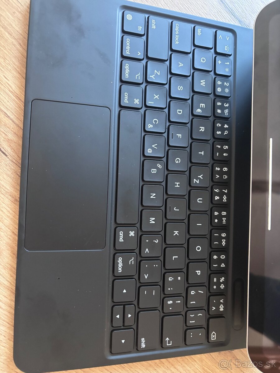 iPad 11” (2025) 128GB Strieborný – NOVÝ + klávesnica