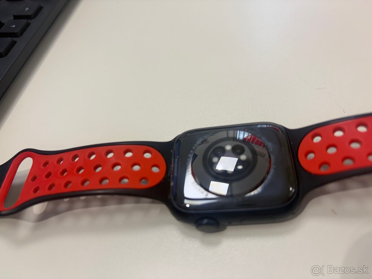 Apple Watch Series 8 45mm – predám