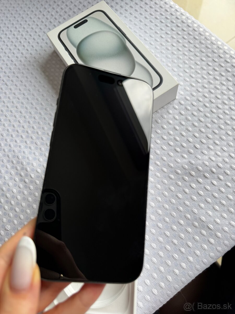 Predám iPhone 15 256GB-čierna