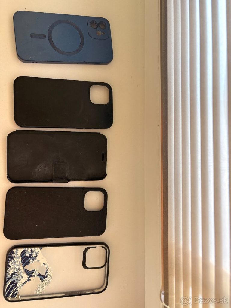 Predám 2× Apple iPhone 12 + príslušenstvo