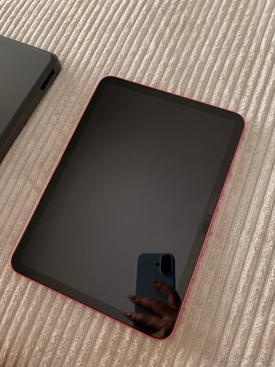 Apple iPad 11” (2025) Wi-Fi 128GB – ružový + klávesnica