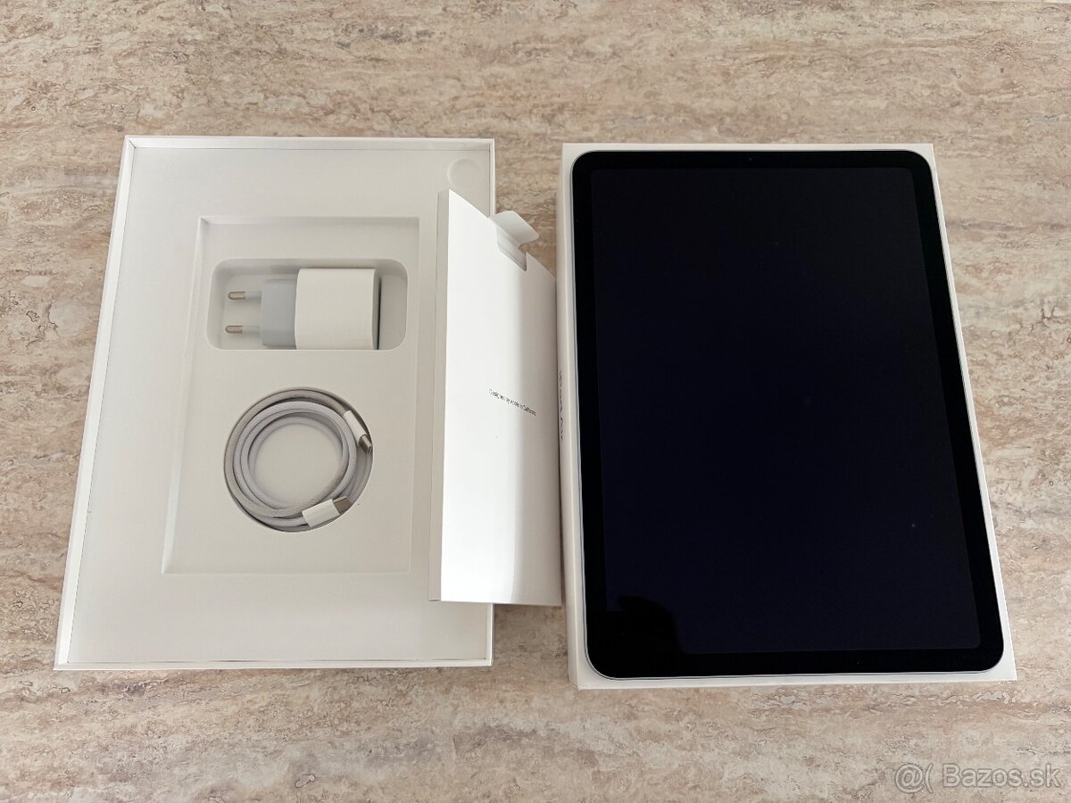 iPad Air Sky Blue WiFI 4th Gen 256 GB + pencil + 2x obal
