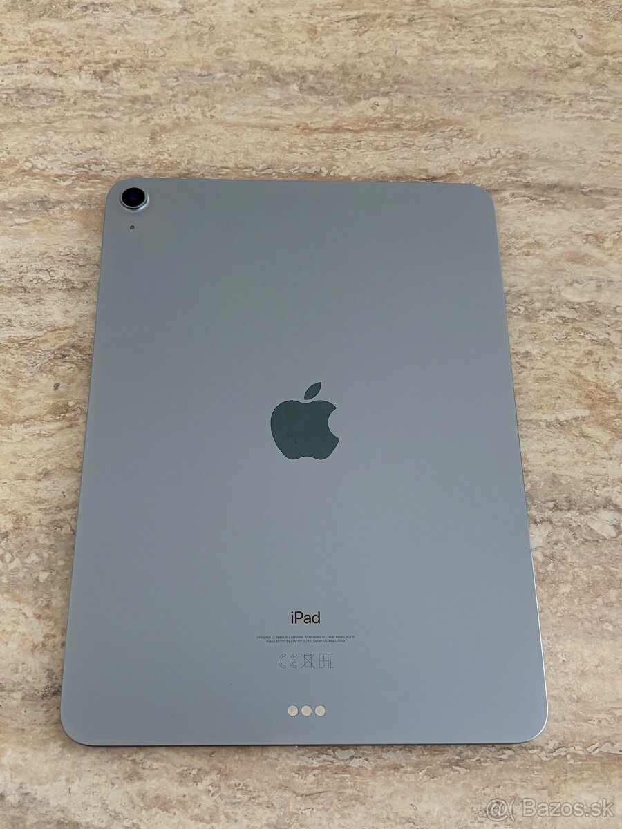 iPad Air Sky Blue WiFI 4th Gen 256 GB + pencil + 2x obal