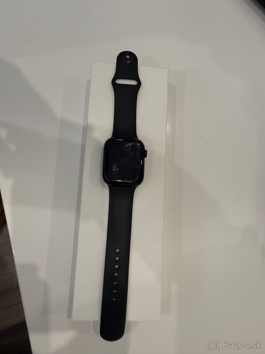 Apple Watch Series 8 45mm – predám