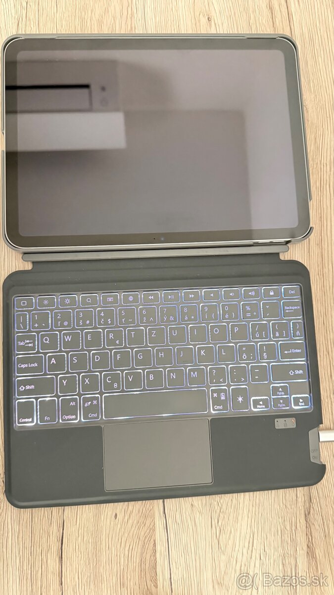 iPad 10.gen 64GB + Apple Pencil + Klávesnica