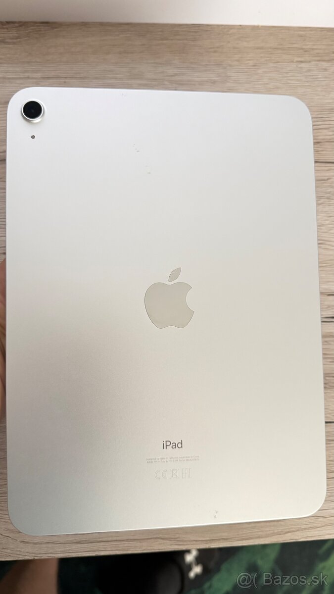 iPad 10.gen 64GB + Apple Pencil + Klávesnica