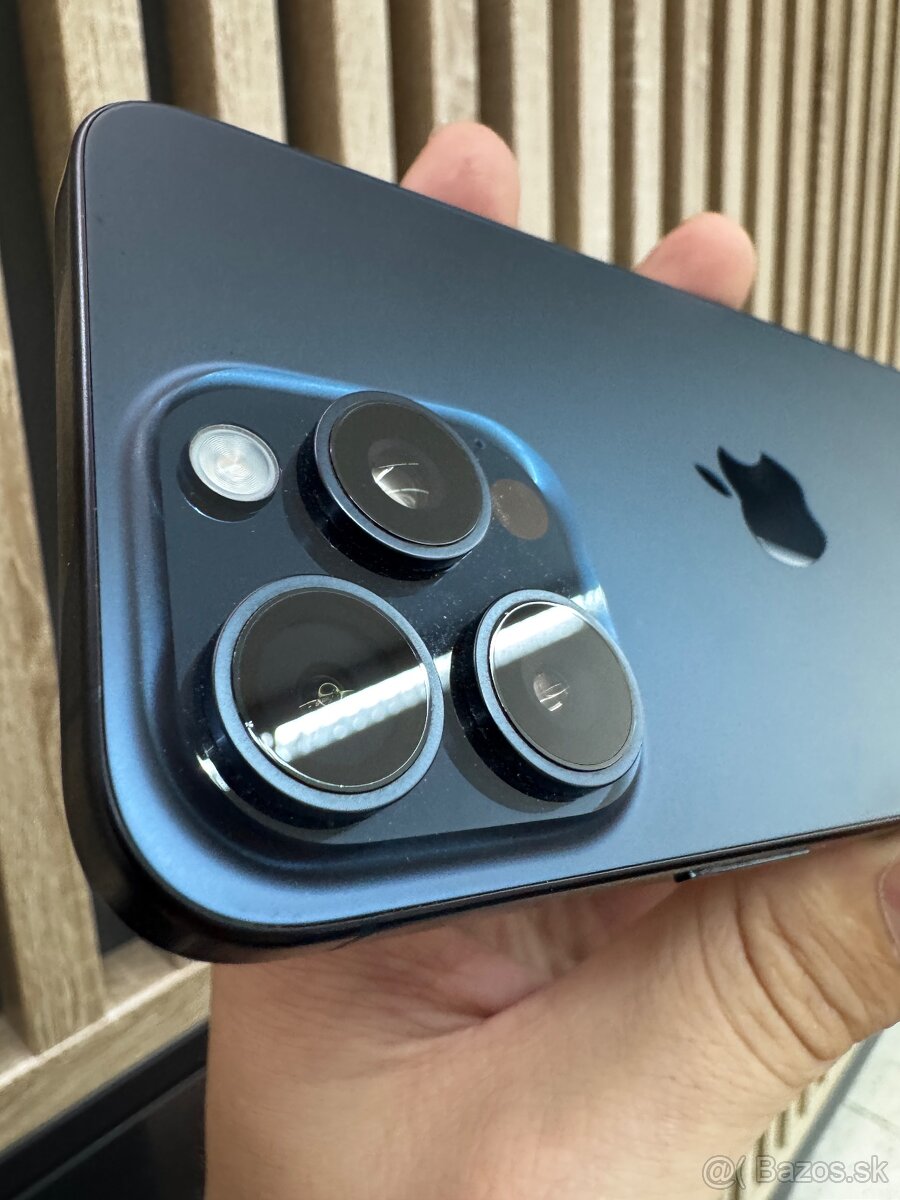 iPhone 15 Pro Max Blue