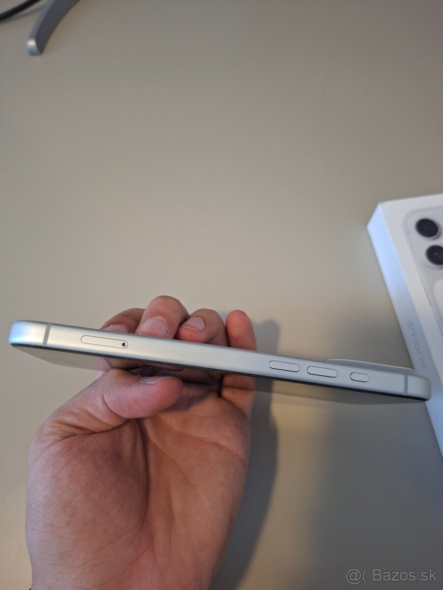 IPhone 17 Pro Max 256 GB strieborný – 21 mesiacov záruka