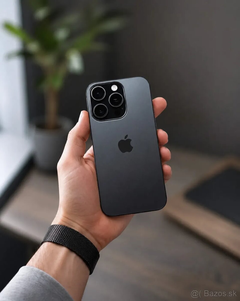 Apple iPhone 15